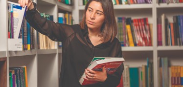 წიგნის გატანა და დაჯავშნა