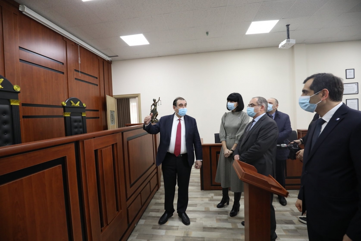 ევროპის უნივერსიტეტში საქართველოს კონსტიტუციის სახელობის დარბაზი გაიხსნა